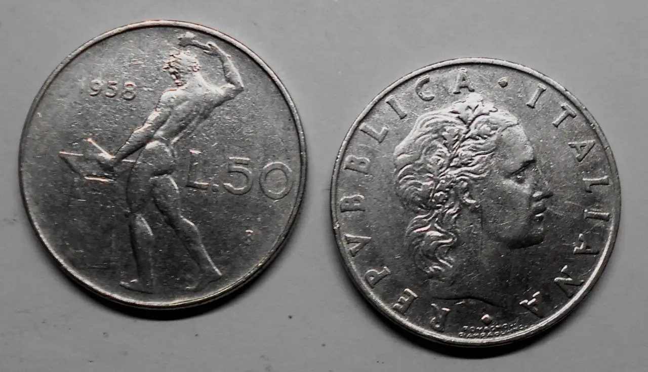 Conservi ancora le 50 lire piccole del 1994? Ecco quanto valgono davvero oggi per i collezionisti