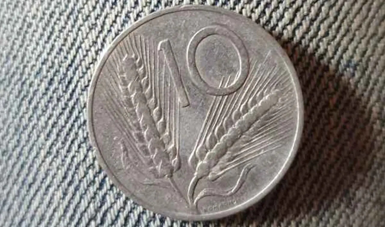 Se hai questa moneta da 10 lire del 1955 potresti sederti su una fortuna: ecco il valore attuale
